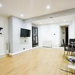 Modern Comfy And Central 5 Star Location Doublebeds