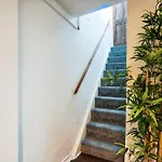 Modern Comfy And Central 5 Star Location Doublebeds