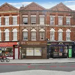 Modern Comfy And Central 5 Star Location Doublebeds
